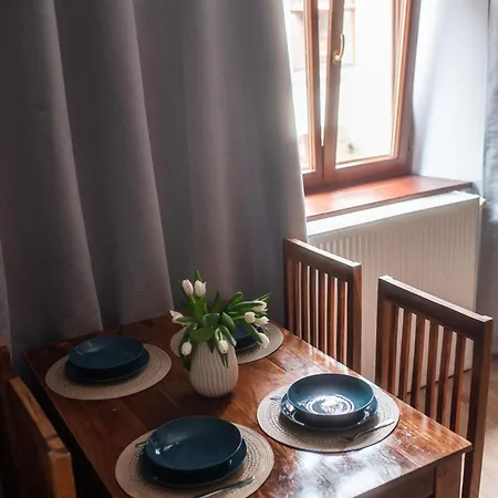 Loretas Roses Old Town *