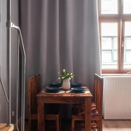 Loretas Roses Old Town Apartment