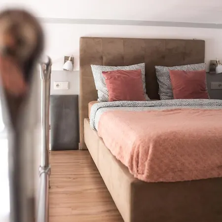 Apartment Loretas Roses Old Town